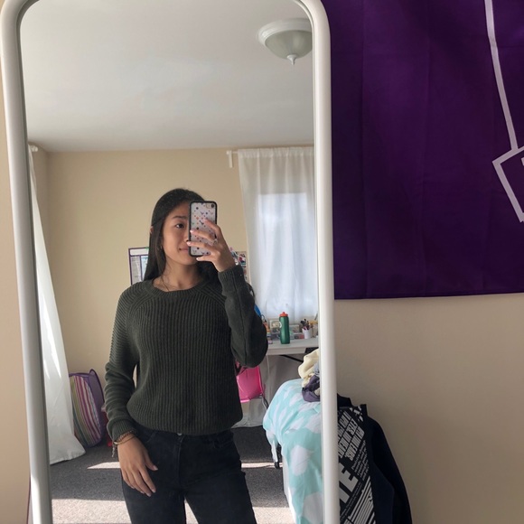 Green knit sweater - Picture 4 of 4